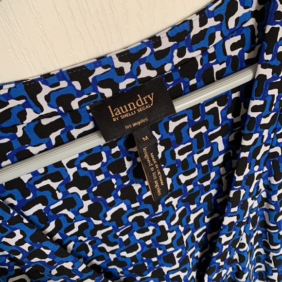 Y2K Flattering Wrap Dress - Picture 3 of 5